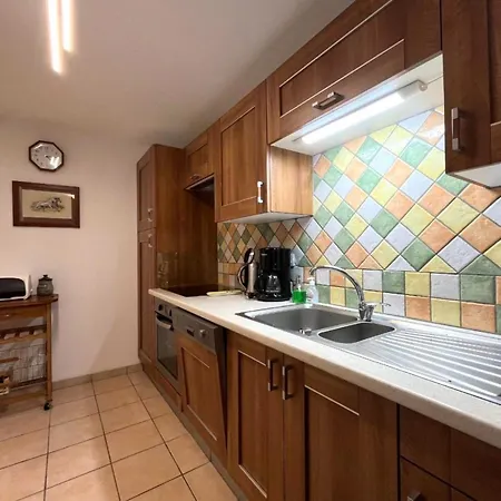 Apartment Agreable T2 A La Bourboule, Terrasse Sud, Wifi, Parking